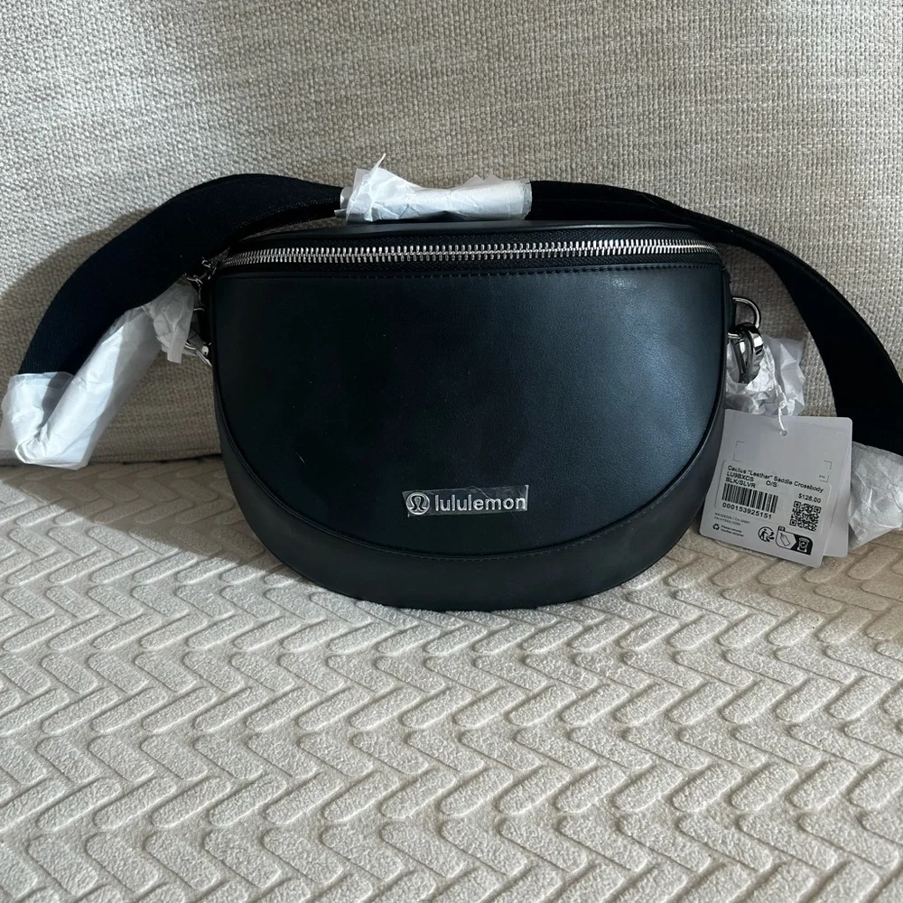 Lululemon Alternative Leather saddle crossbody - Picture 2 of 4